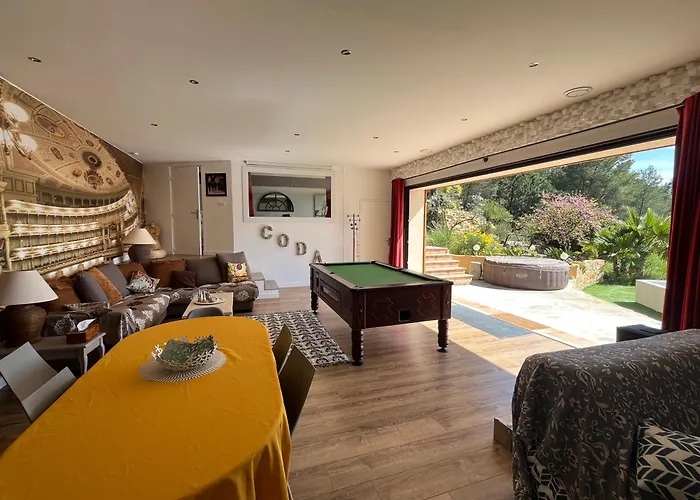 Villa Luxueuse Avec Piscine Et Jacuzzi Sur Les Hauteurs De La Ciotat Ceyreste